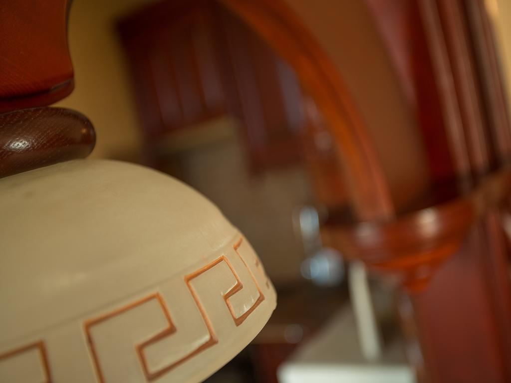 Studio De Luxe With Jacuzzi Суми Стая снимка