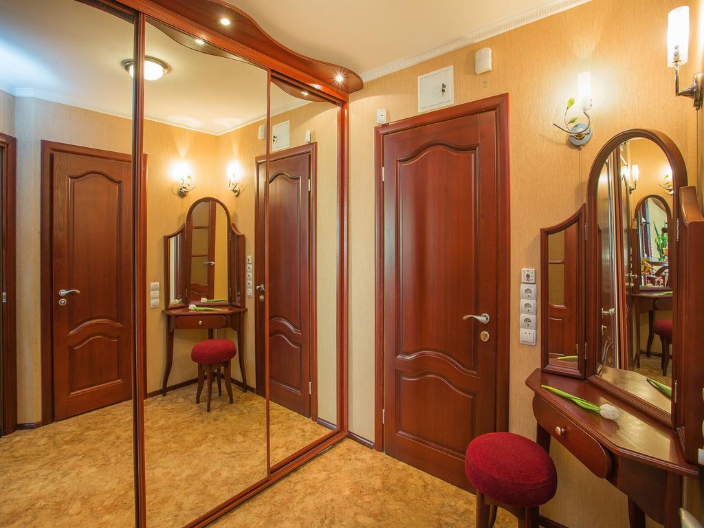 Studio De Luxe With Jacuzzi Суми Стая снимка