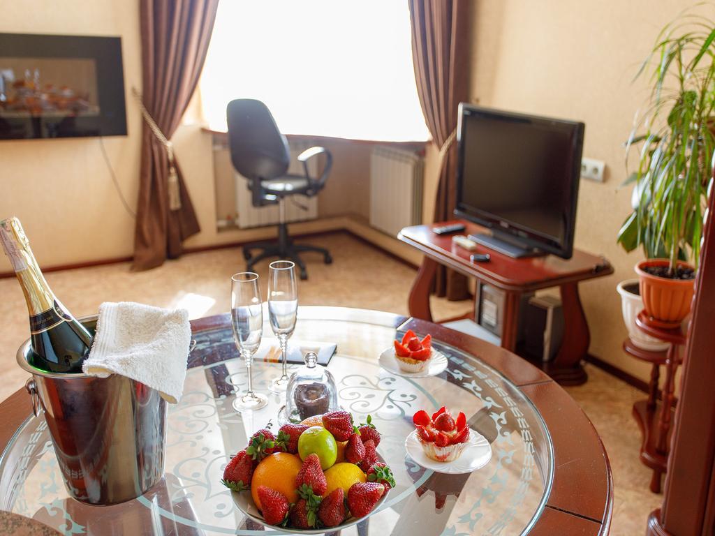 Studio De Luxe With Jacuzzi Суми Екстериор снимка