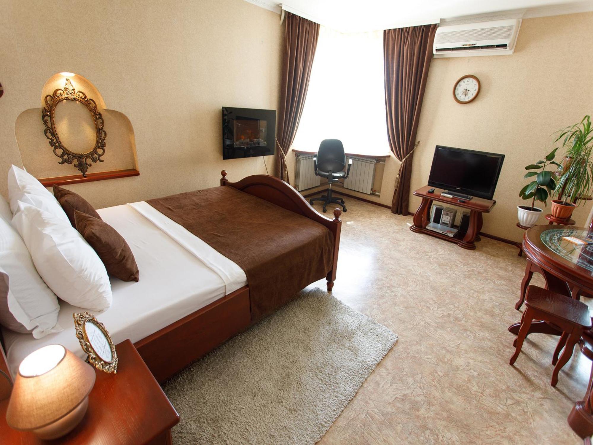 Studio De Luxe With Jacuzzi Суми Екстериор снимка